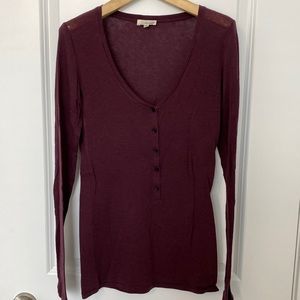 Aritzia wilfred burgundy Henley sz xs preloved